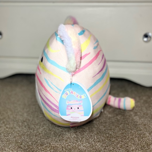 squishmallows-toys-squishmallows-atoosa-the-rainbow-striped-tiger-2